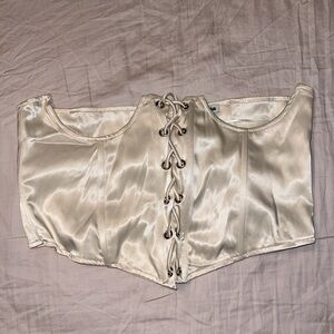Fashion Nova NWOT Silky to the touch Corset Crop Top